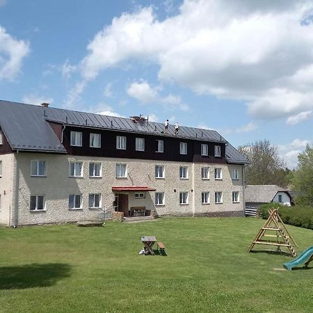 Hotel Rohanov Lhota nad Rohanovem Buitenkant foto