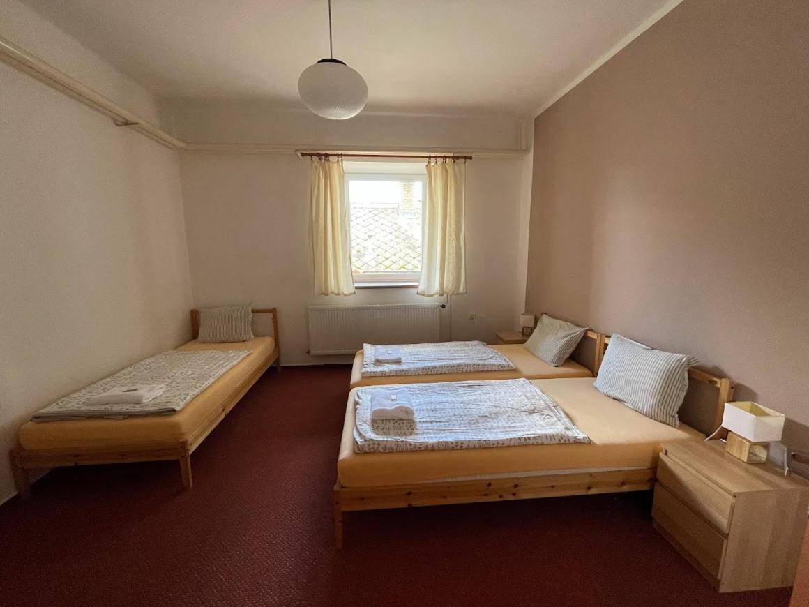 Hotel Rohanov Lhota nad Rohanovem Buitenkant foto