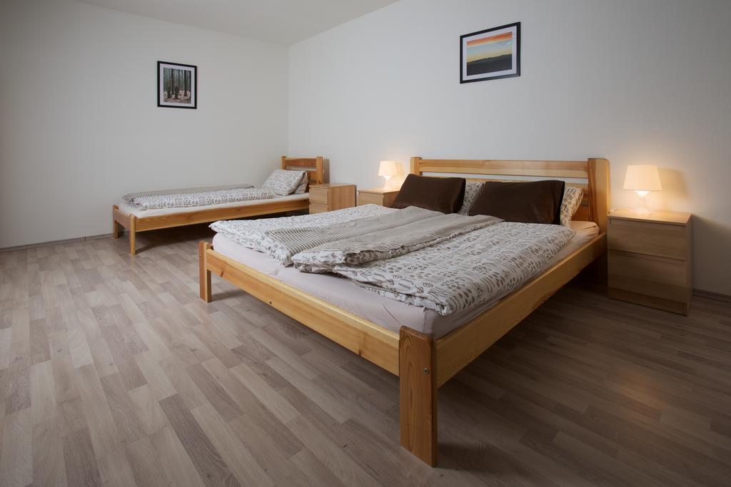 Hotel Rohanov Lhota nad Rohanovem Buitenkant foto