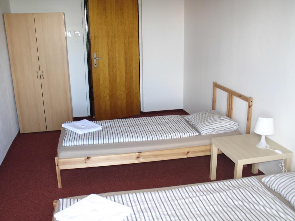 Hotel Rohanov Lhota nad Rohanovem Buitenkant foto