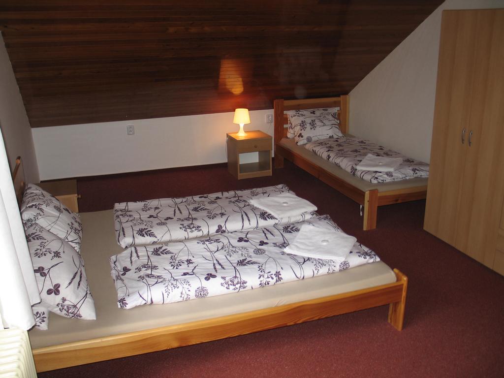 Hotel Rohanov Lhota nad Rohanovem Buitenkant foto