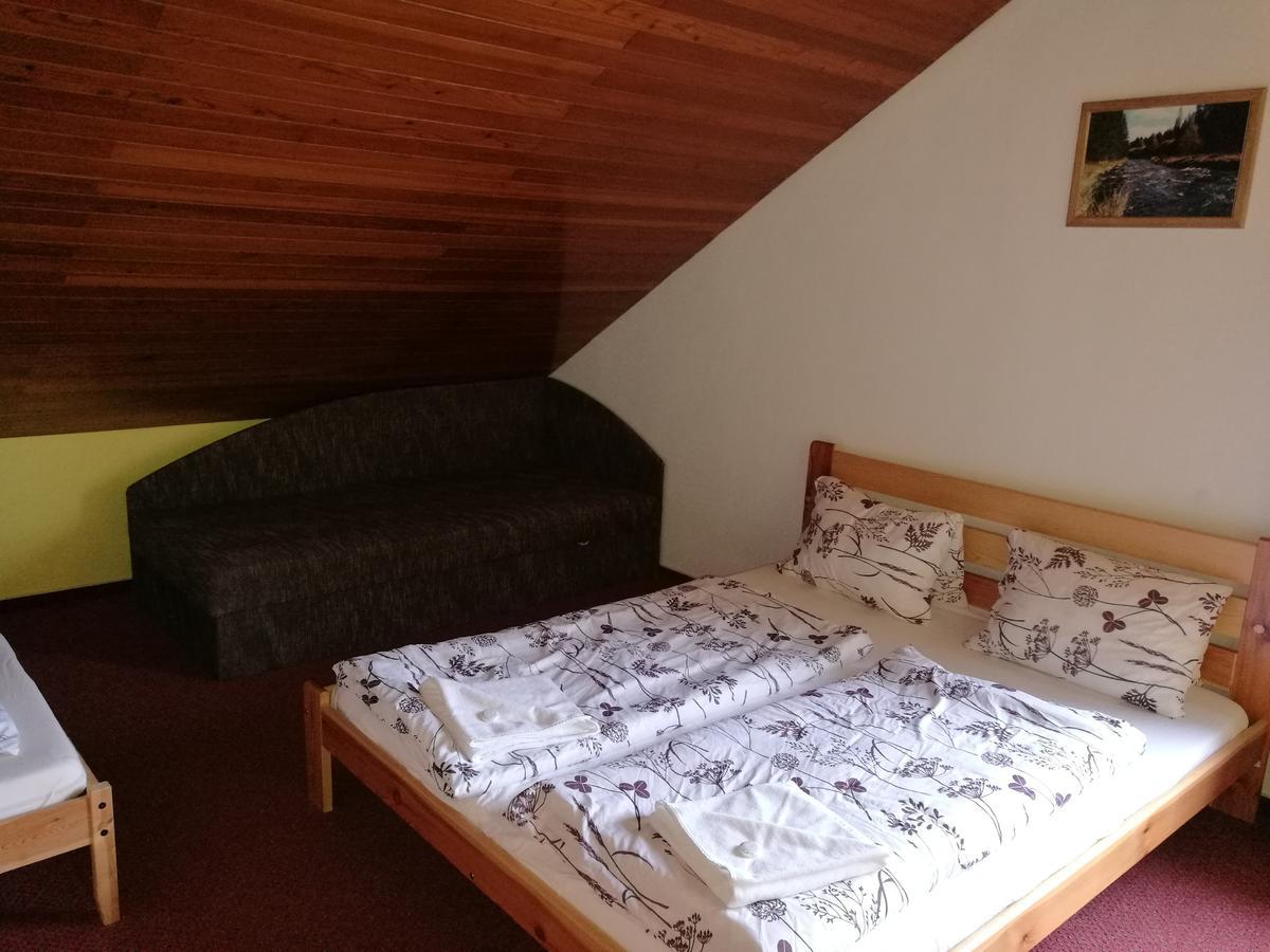 Hotel Rohanov Lhota nad Rohanovem Buitenkant foto