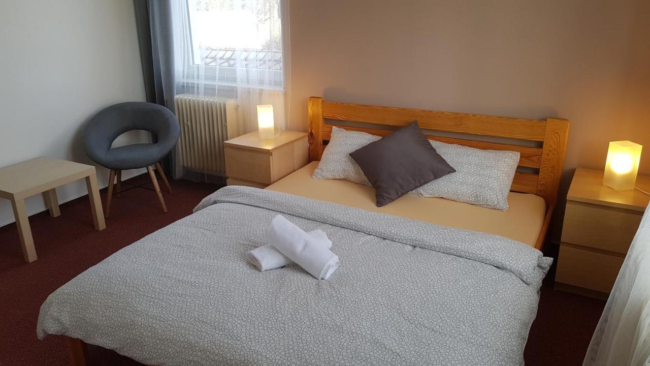 Hotel Rohanov Lhota nad Rohanovem Buitenkant foto