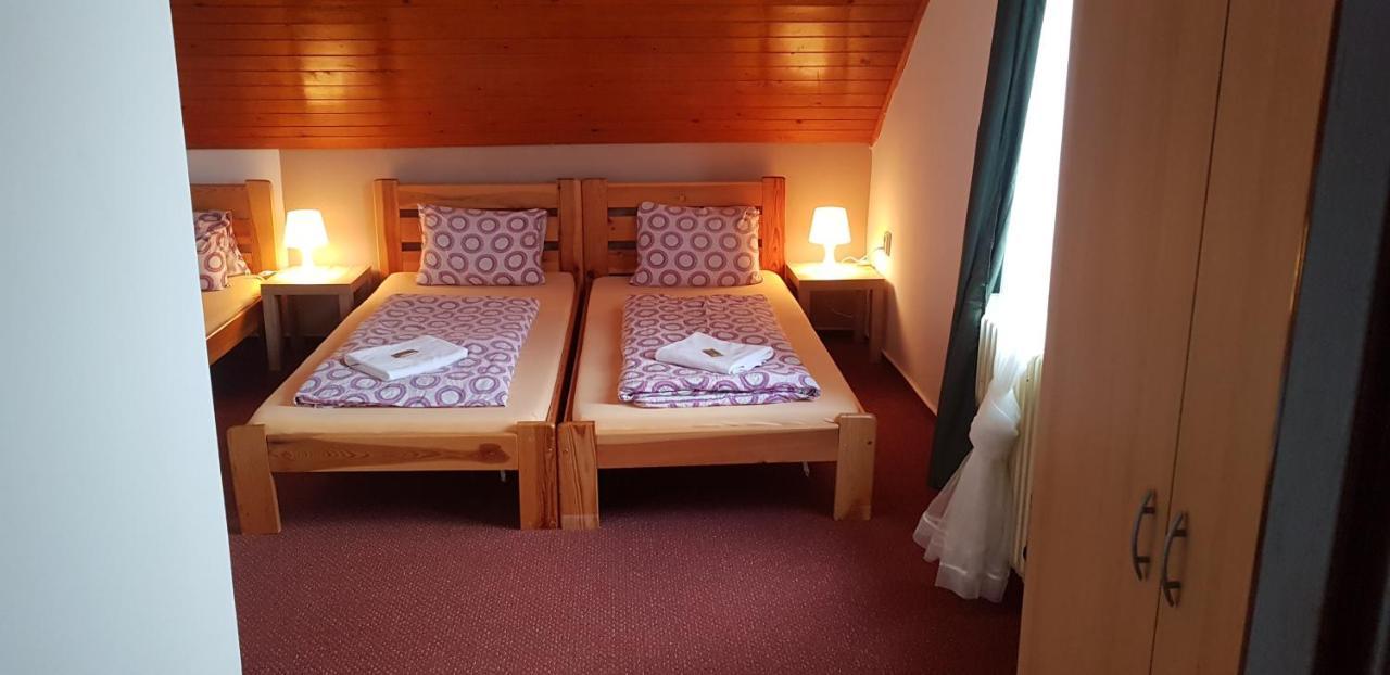 Hotel Rohanov Lhota nad Rohanovem Buitenkant foto