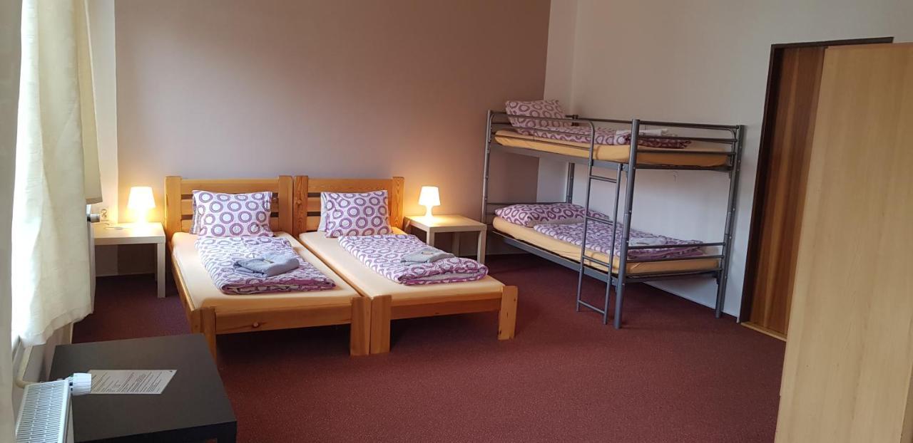 Hotel Rohanov Lhota nad Rohanovem Buitenkant foto